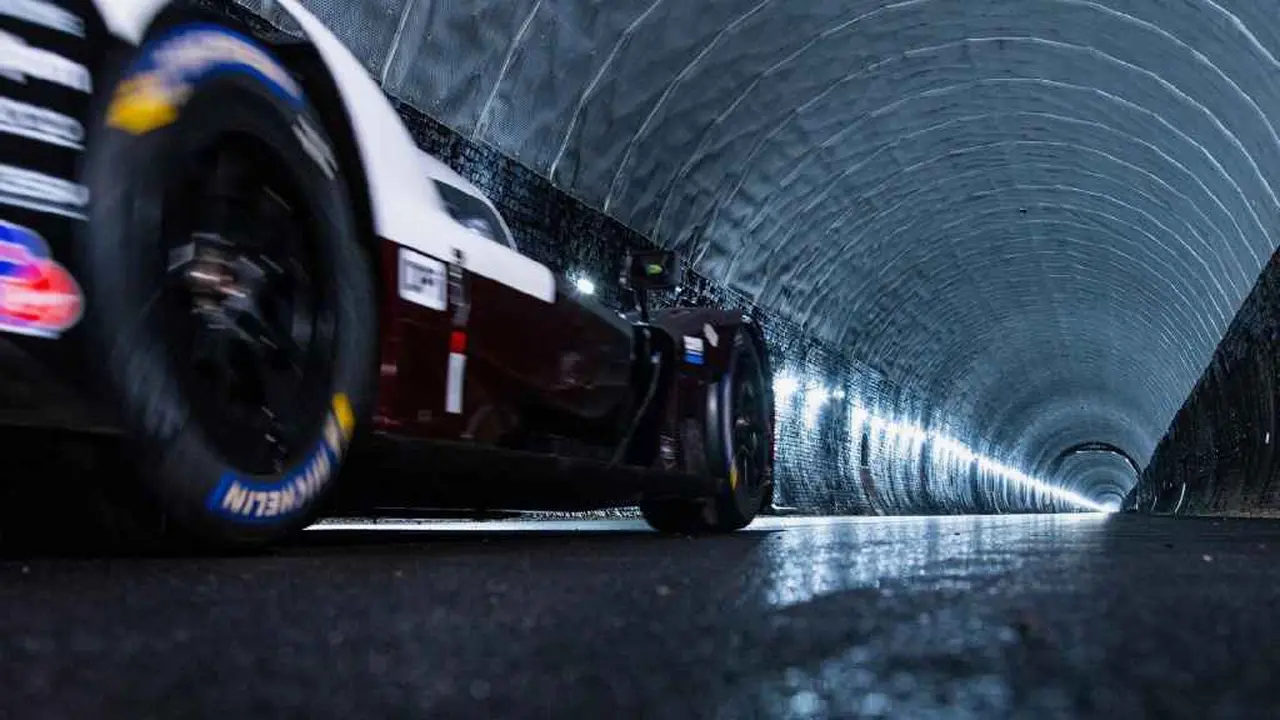 Terowongan ini dijadikan fasilitas pengetesan mobil balap (MotorAuthority)