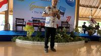 Komisaris Independen PT Bank Central Asia Tbk (BCA) Cyrillus Harinowo saat hadir dalam acara pembukaan buku Gunungkidul The Next Bali di Pendopo Taman Budaya Gunungkidul, Yogyakarta pada Jumat (19/8/2022).