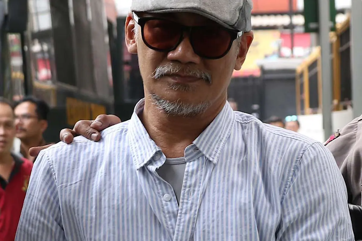 Anggota Majelis Hakim Sakit, Vonis Tio Pakusadewo Ditunda