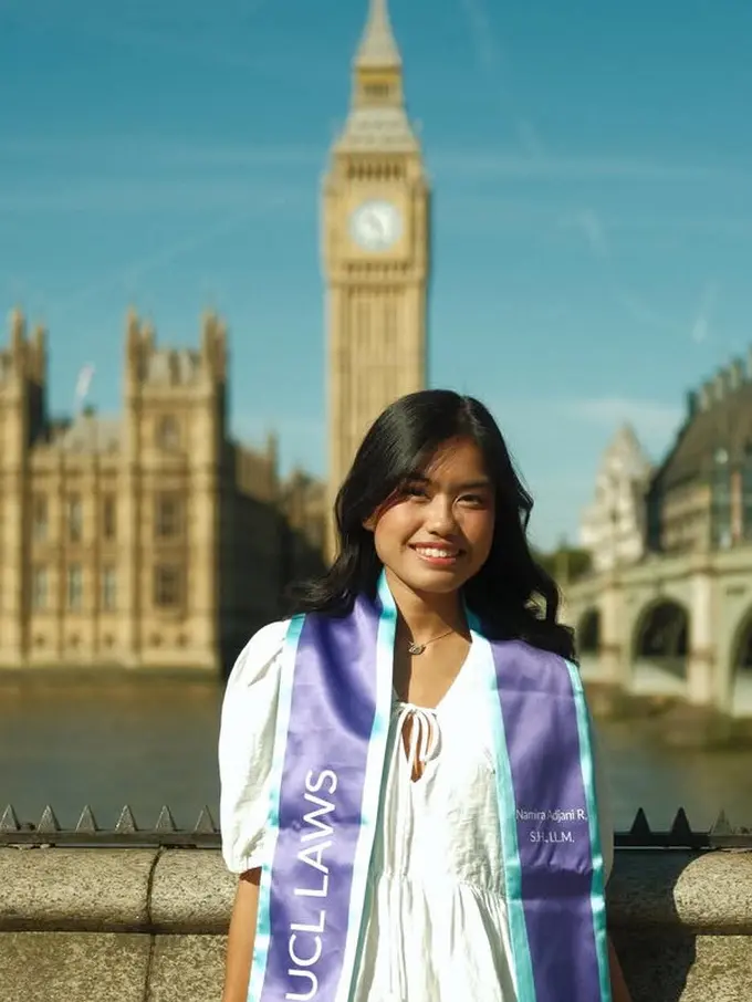 Namira Adjani Putri Alya Rohali Tampil Simple Kenakan Mini Dress saat Wisuda