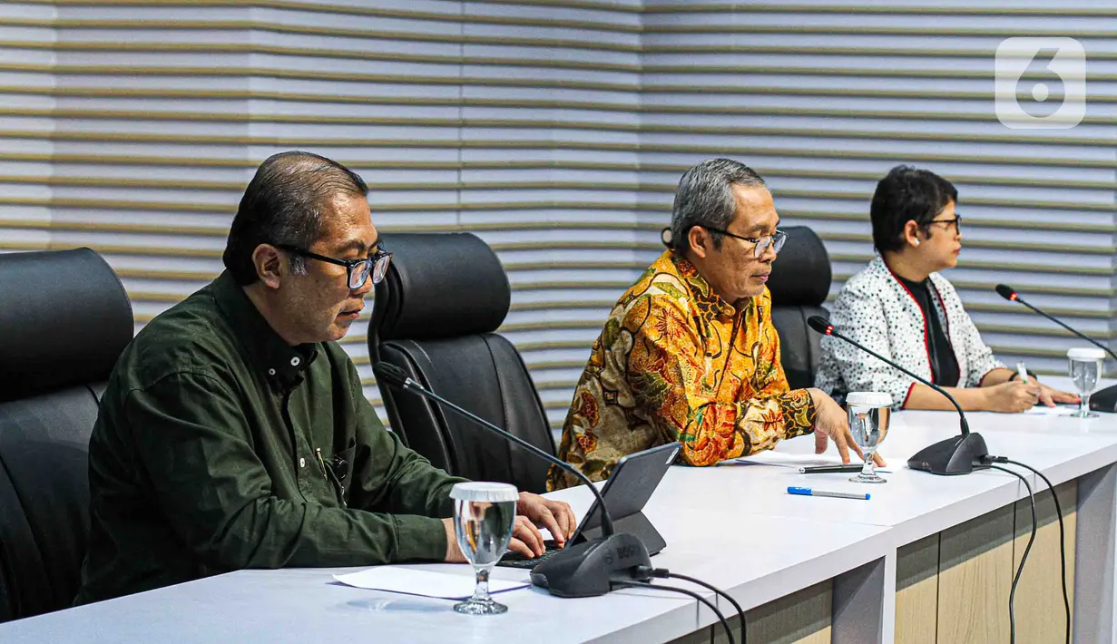 Alex mengatakan dirinya tak malu karena asas praduga tak bersalah dalam kasus Firli Bahuri ini. (Liputan6.com/Faizal Fanani)