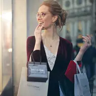 Ilustrasi Membeli Barang Preloved Credit: pexels.com/AndreaPiacquadio