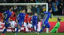 Gelandang Rostov, Christian Noboa, mencetak gol penentu kemenangan ke gawang Bayern Munchen pada pertandingan kelima Grup D Liga Champions di Stadion Olimp 2, Rostov, Rabu (23/11/2016). (AFP/Kirill Kudryavtsev)