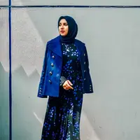 Opsi lainnya selain ikat pinggang, kamu bisa pilih obi belt untuk mempercantik tampilanmu dengan dress. Seperti look Melly Goeslaw ini. (Instagram/melly_goeslaw).