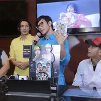 Jelang rilis film terbarunya pada 31 Agustus 2017 nanti, para bintang Warkop DKI Reborn part 2 kini sedang gencar melakukan promosi. Berbagai hal mereka lakukan, dan kali inimenjual tiket nonton presale ke masyarakat. (Nurwahyunan/Bintang.com)