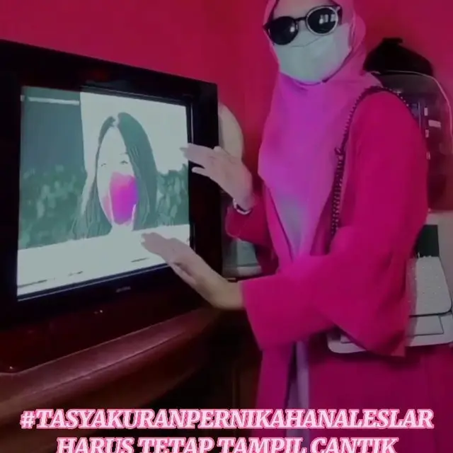 Kocak, 7 Potret Penggemar Kondangan Online di Pernikahan Lesti-Billar