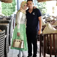 "Insya Allah 9 Februari 2018 akad nikahnya. Sedangkan resepsinya 10 Februari 2018. Akadnya Insya Allah di Masjid Istiqlal," ungkap Vicky Prasetyo seperti dikutip dari Liputan6.com, Jumat (29/12/2017). (Instagram/vickyprasetyo777)