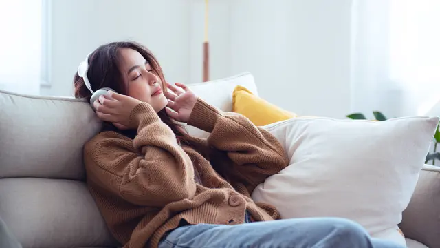 perempuan dan masih bahagia 2