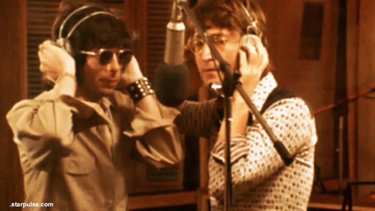 rare-john-lennon-130814c.jpg