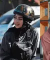 Sebagai anak motor, Sintya Marisca dikenal dengan gayanya yang tomboy. Namun penampilannya berubah drastis saat ia kenakan hijab. [@sintyamarisca]