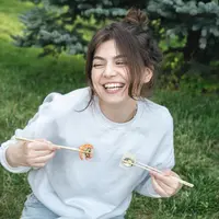 Makan siang yang sehat juga membantu ibu mendapatkan zat gizi lain yang penting. Foto: Freepik