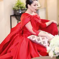 Nagita Slavina - Caren Delano (Instagram/carendelano)