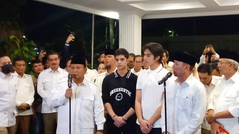 Prabowo Perkenalkan Iwan Bule Sebagai Kader Baru Gerindra
