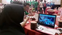 Duta Damai di Kota Malang membuat konten seruan toleransi untuk mengatasi radikalisme di dunia maya (Zainul Arifin/Liputan6.com)