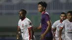Debut Boaz Salossa bersama Borneo FC berujung kekalahan 0-1 dari Persik Kediri dalam laga pekan kedua BRI Liga 1 2021/2022 di Stadion Pakansari, Bogor, Jumat (10/9/2021). Boaz sendiri baru dimasukkan pada menit ke-75 menggantikan Guy Junior. (Foto: Bola.com/Ikhwan Yanuar)
