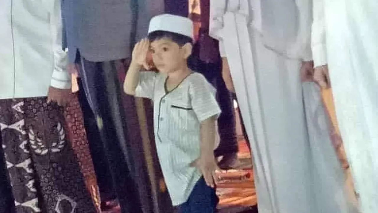 Jan Ethes, cucu Jokowi