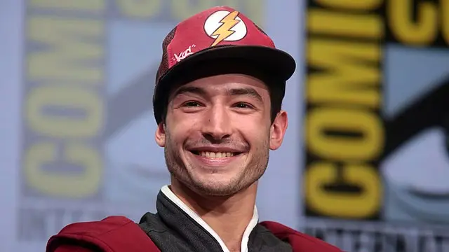 Ezra Miller dalam acara San Diego Comic Con International 2017 untuk film Justice League di San Diego Convention Center, San Diego, California. (Gage Skidmore via Wikimedia Commons)