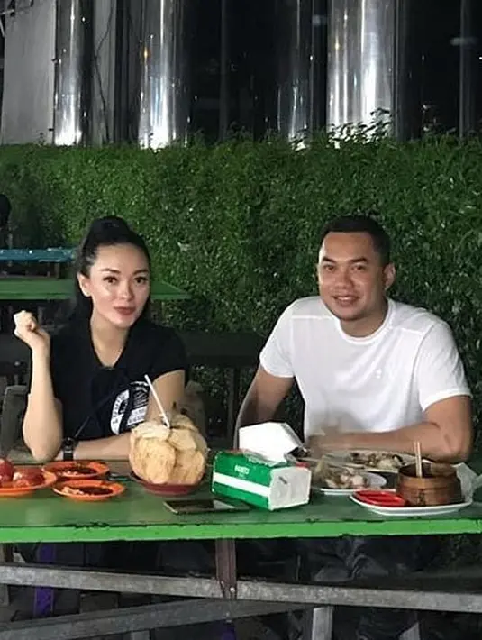 Zaskia Gotik dan Sirajuddin Mahmud (Instagram/zaskiaa_gotik)