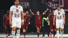 Pemain AS Roma, Paulo Dybala, melakukan selebrasi setelah mencetak gol ke gawang Torino. (AFP/Alberto Pizzoli)