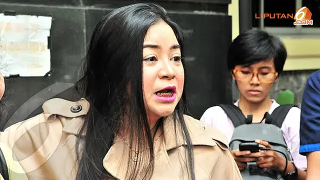 annisa-bahar-galeri-1-131205c.jpg