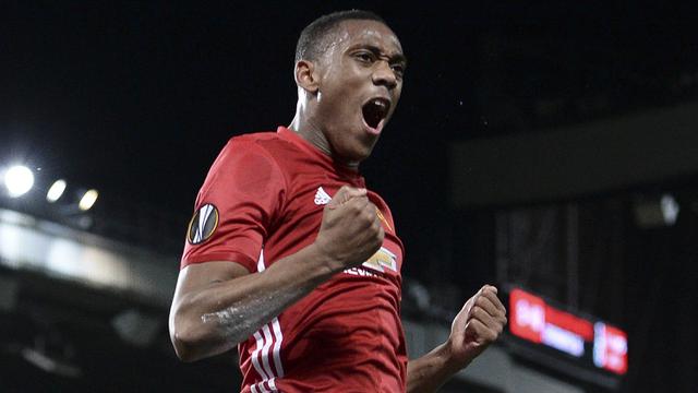 Kabar Transfer: MU Pertahankan Martial, Ozil Ingin ke Barcelona