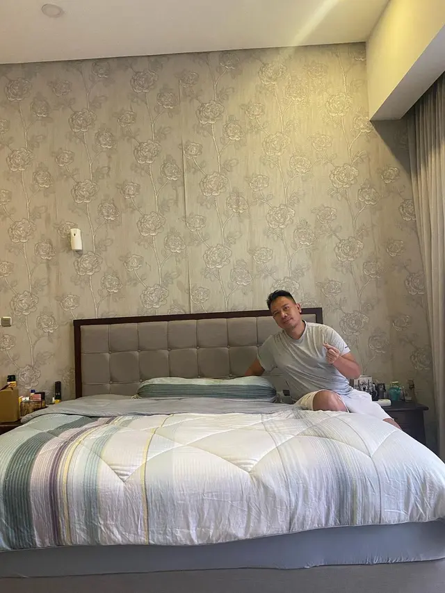 [Fimela] Vicky Prasetyo