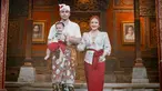 Keluarga kecil Siti Badriah terlihat menjalani pemotretan dengan busana khas Bali. Penampilan ketiganya ini pun tak lepas dari sorotan netizen. (Liputan6.com/IG/@sitibadriahh)