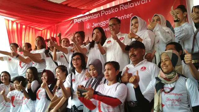 Cerita Emak-Emak dan Wanita Milenial Cirebon Blusukan ke Rumah Warga