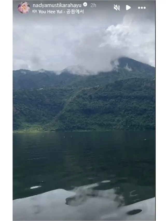 6 Potret Babymoon Nadya Mustika dan Suami ke Dieng, Baby Bump Mulai Terlihat
