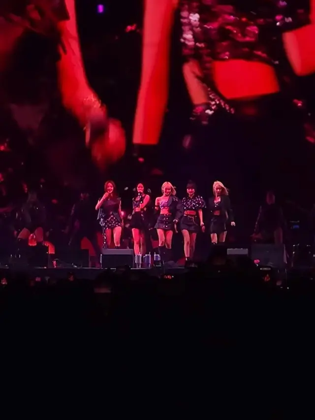 Le Sserafim di panggung Coachella 2024. [Foto: Instagram/le_sserafim]