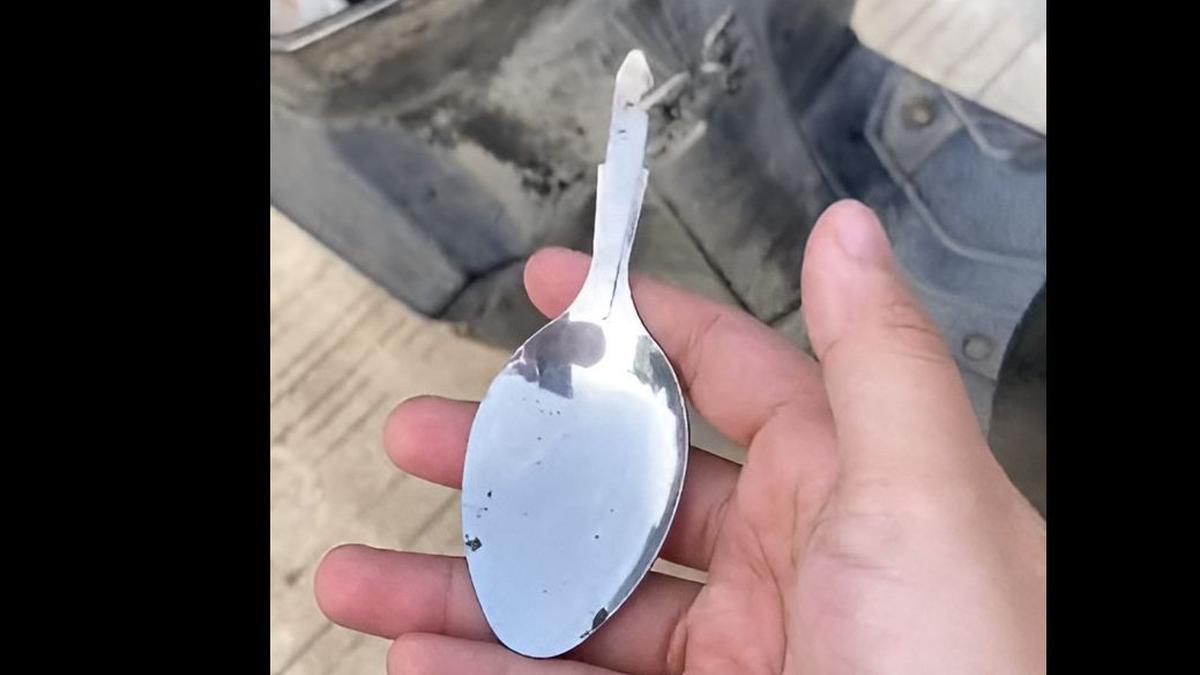 Keren, Sendok Makan Bisa Disulap Jadi Kunci Sepeda Motor
