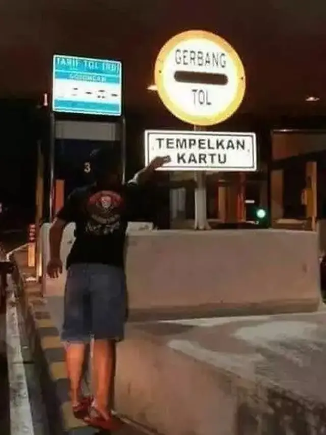 6 Potret Orang Bertingkah Polos Ikuti Aturan Ini Bikin Geleng Kepala