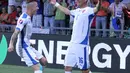 Bek Slowakia, Kornel Salata, meluapkan kegembiraannya usai mencetak gol ke gawang Makedonia. (Bola.com/Reza Khomaini)