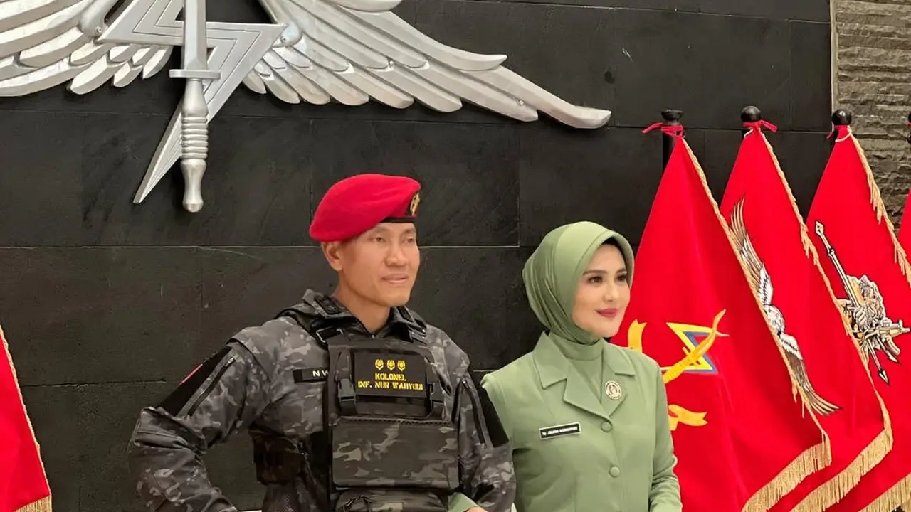 Juliana Moechtar Anggun Pakai Seragam Persit/Instagram @julianamoechtar