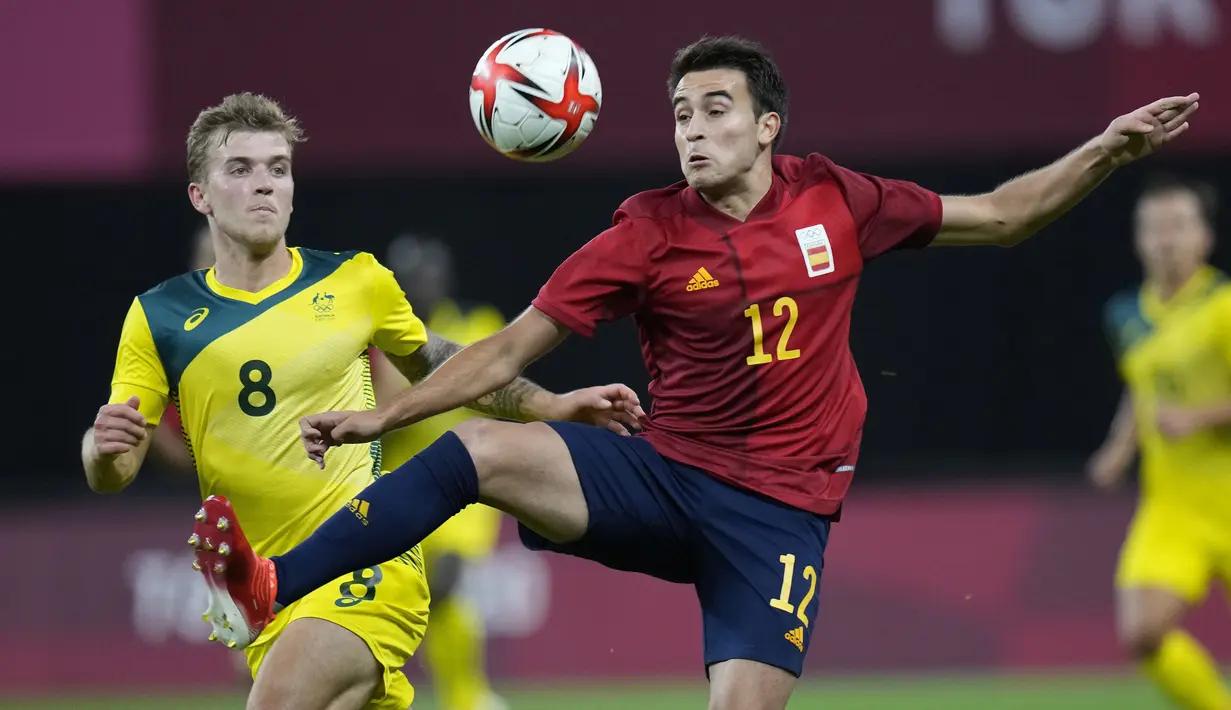Hasil ini mengukuhkan posisi Spanyol di puncak klasemen sementara dengan 4 poin dari 2 pertandingan. Australia mengekor di peringkat kedua dengan 3 poin. (Foto: AP/Silvia Izquierdo)