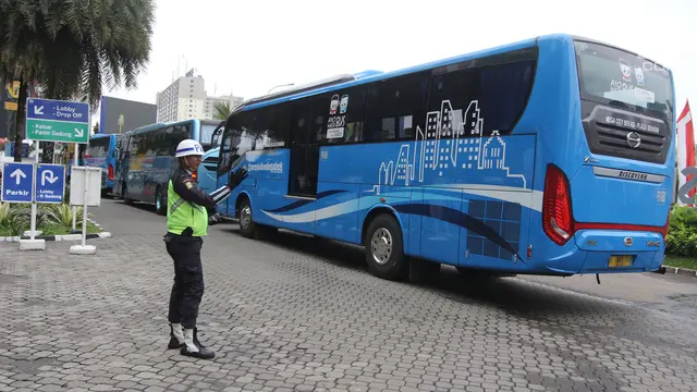 Bus TransJabodetabek Premium