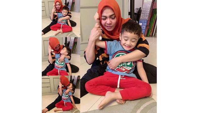 Jalani Debut Main FTV, Ini 6 Potret Kedekatan Rafathar dengan Rieta Amilia