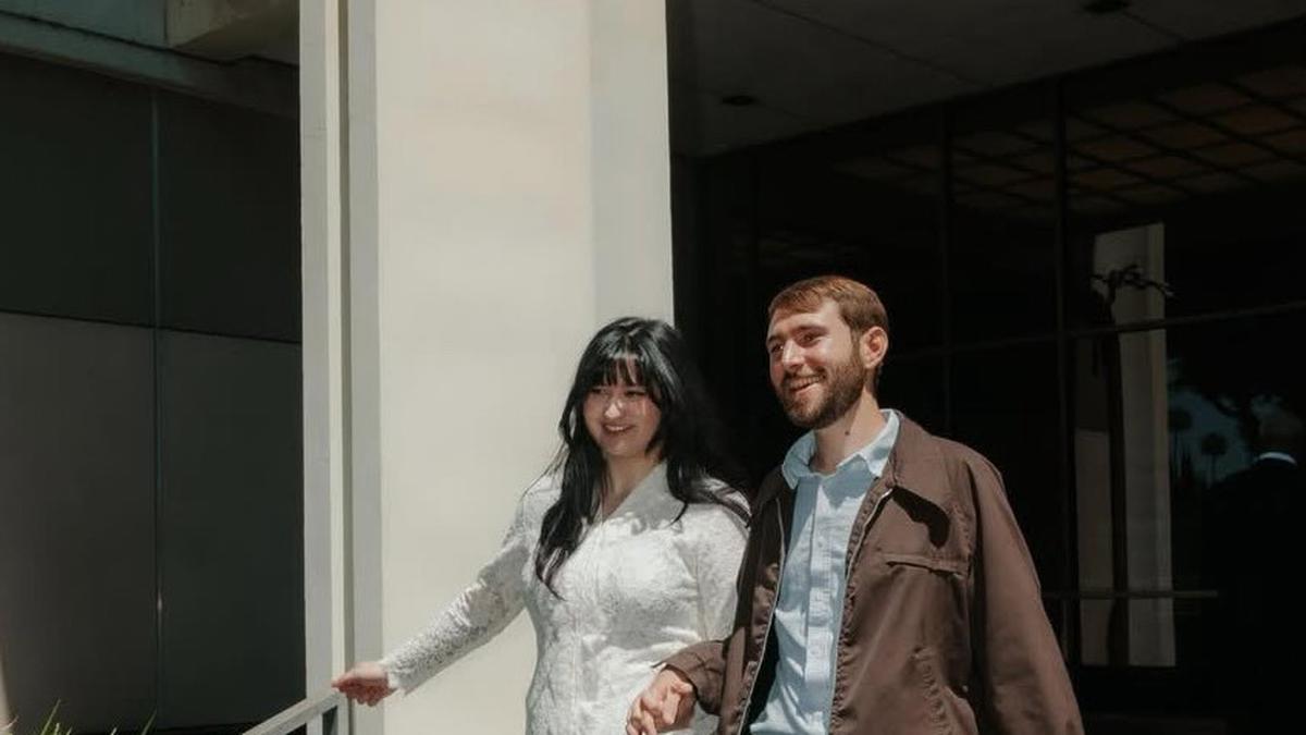 Serba-Serbi Pernikahan Stephanie Poetri dari Tak Pakai Cincin Kawin hingga Rencana Resepsi di Indonesia