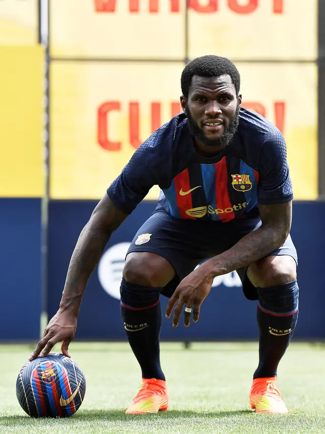 Barcelona Resmi Perkenalkan Franck Kessie dari AC Milan