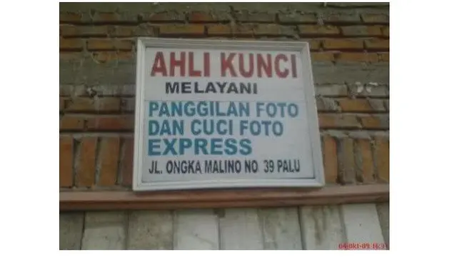 6 Tulisan Nyeleneh di Gerobak Tukang Kunci Ini Bikin Geleng Kepala