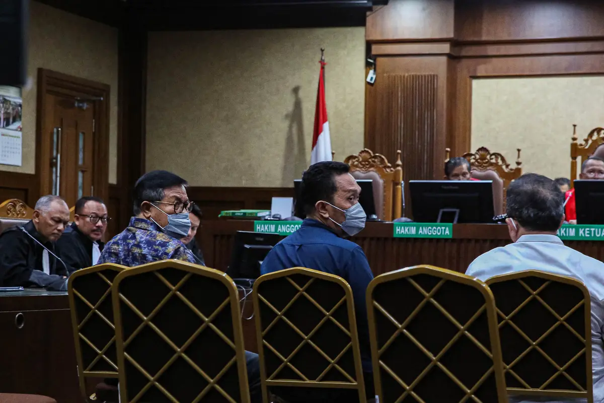 Tiga Hakim Tersangka Suap Vonis Bebas Ronald Tannur Jalani Sidang Pembacaan Dakwaan