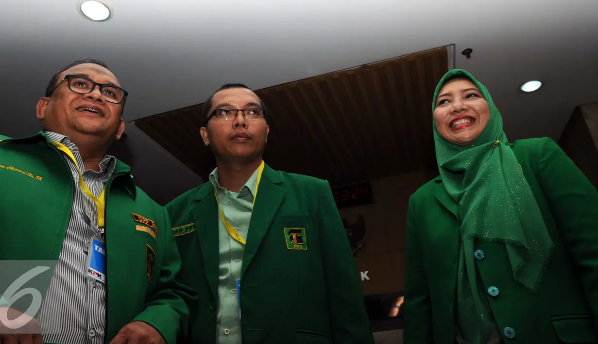 Ketua Muktamar PPP di Bandung Hasan Husairi dan Wasekjen DPP PPP Achmad Baidowi saat berada di KPK, Jakarta Jumat (4/3). Kedatangannya untuk berkoordinasi menjalin super visi dengan KPK. (Liputan6.com/Helmi Afandi)
