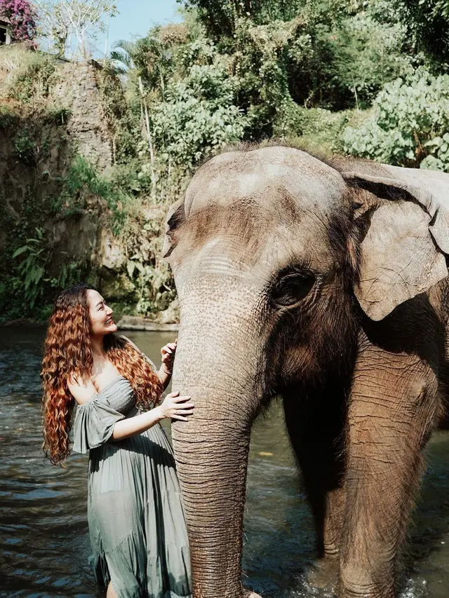 Momen Liburan Siti Badriah di Bali, Outfitnya Curi Perhatian. (Sumber: Instagram/sitibadriahh)