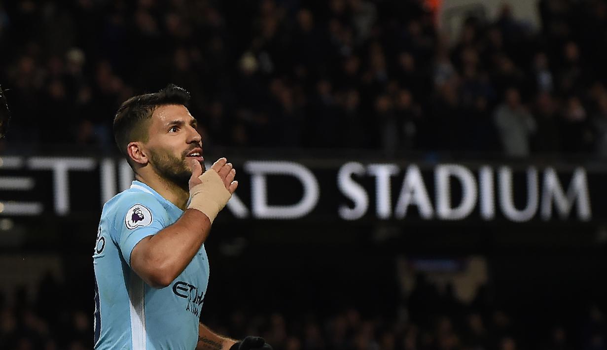 Penyerang Manchester City, Sergio Aguero menjadi pencetak gol terbanyak alias top scorer timnya dengan torehan 21 gol. (AFP/Paul Ellis)
