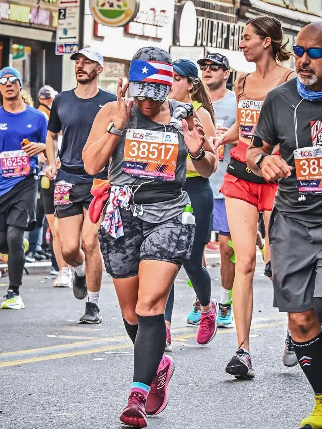 8 Potret Daniel Mananta Tertangkap Kamera Fotografer New York Marathon Ini Bikin Geleng Kepala