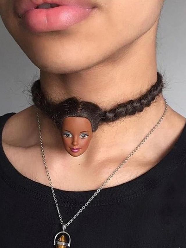 7 Gaya Fashion Pakai Aksesoris Nyeleneh Ini Bikin Geleng Kepala