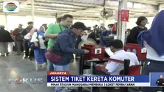 Akibat adanya pembaruan sistem E-Ticketing Commuter Line hingga harus beralih menggunakan tiket kertas, antrean penumpang di Stasiun Jabodetabek membludak.