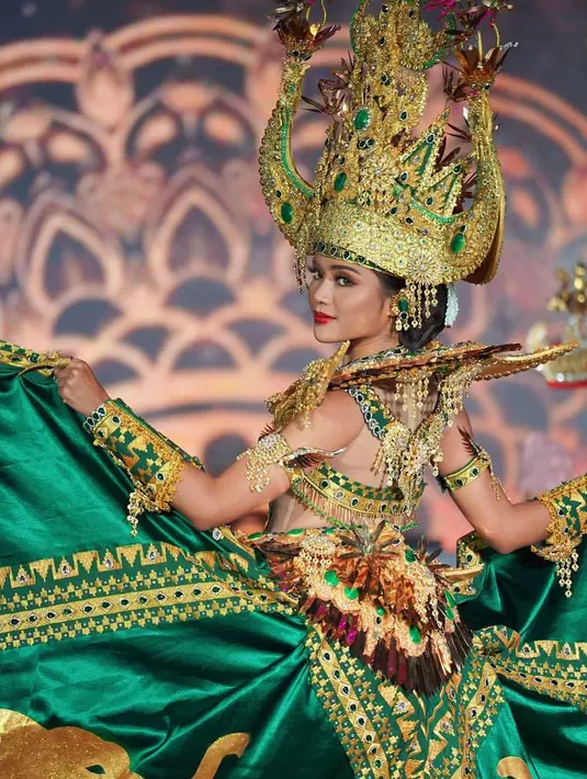 Gajah merupakan salah satu satwa yang melekat dengan budaya masyarakat disana. Keberadaannya kini haruslah menjadi perhatian demi menjaga keberadaanya. [@farhanariswari]