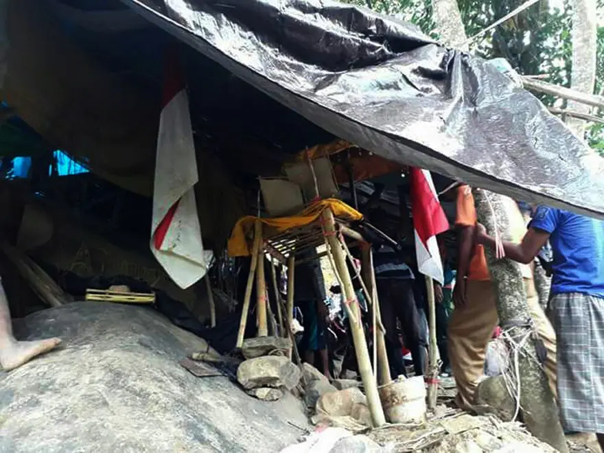 Perburuan wangsit harta karun Bung Karno dan Raja Majapahit di Mumbulsari, Jember, Jawa Timur, menelan tiga korban jiwa dan seorang cedera. (Liputan6.com/Dian Kurniawan)