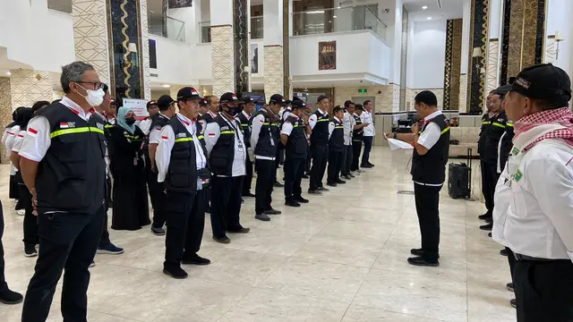 Petugas Penyelenggara Ibadah Haji (PPIH) Arab Saudi Daker Madinah diberangkatkan ke Makkah